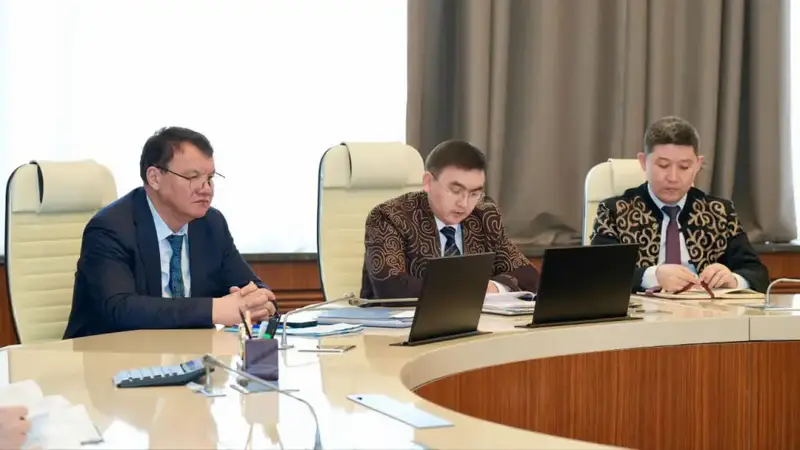 На заседании Правительства рассмотрен план мероприятий по продвижению новой Конституции (3)