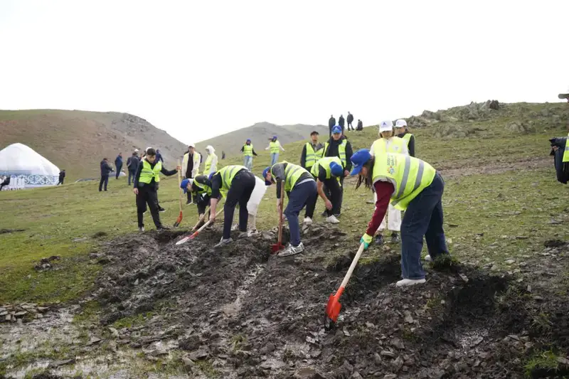 Министр водных ресурсов и ирригации дал старт масштабной экологической акции «Мөлдір бұлақ» по очистке родников Казахстана (6)