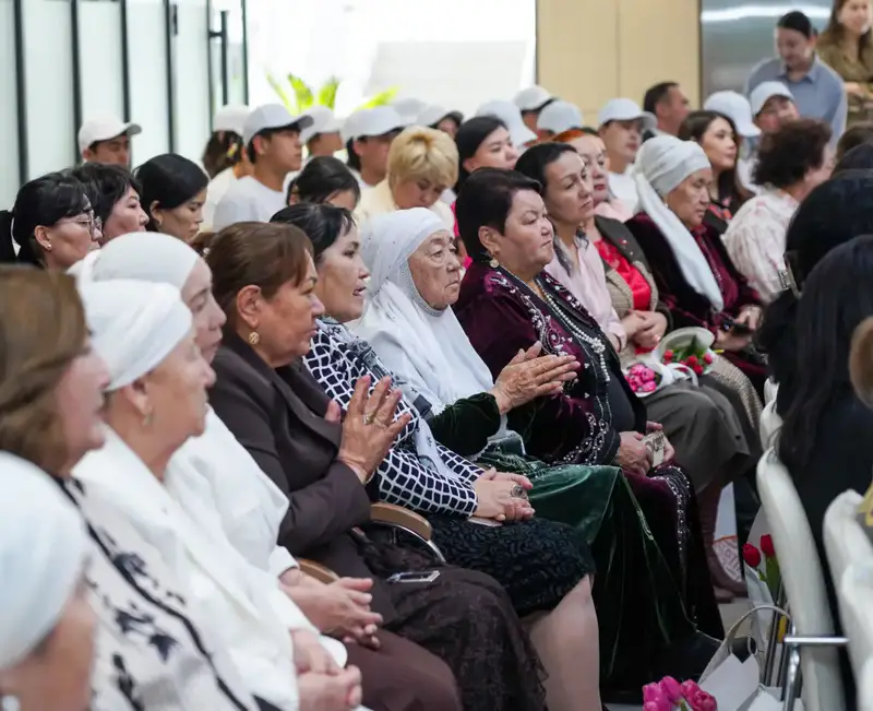 В ТУРКЕСТАНЕ ПРОШЕЛ ПРАЗДНИЧНЫЙ ВЕЧЕР "ӘЛЕМНІҢ ЖАРЫҒЫ - АНА" (3)