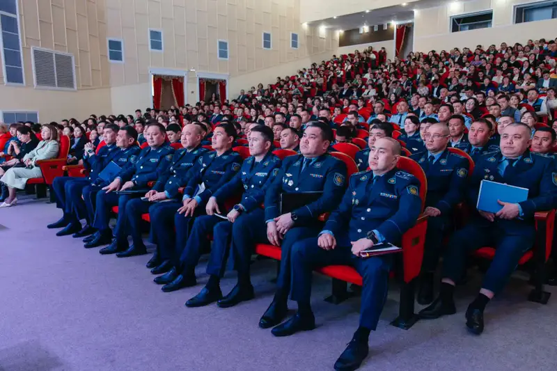 Вопросы безопасности в школах Атырау обсудили на встрече с участием акима области (3)
