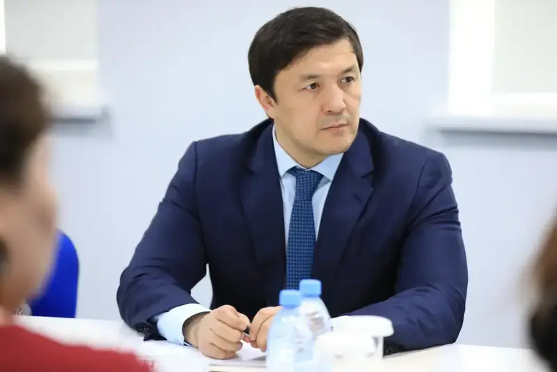 В Актобе аким области провел прием граждан (9)