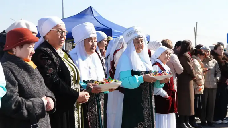 В Алматинской области открыли две врачебные амбулатории и вручили ключи от 132 новых квартир (8)