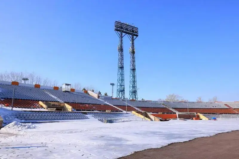 На стадионе «Шахтёр» в Караганде тестируют систему подогрева поля (6)