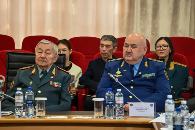 В Национальном университете обороны открыли мемориальный уголок к 125-летию генерала Шакира Джексенбаева (2)