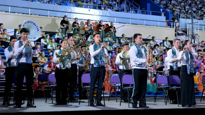 Кюй «Шернияз» и песня «Наурыз» прозвучали в исполнении 5 тысяч музыкантов в Астане (8)