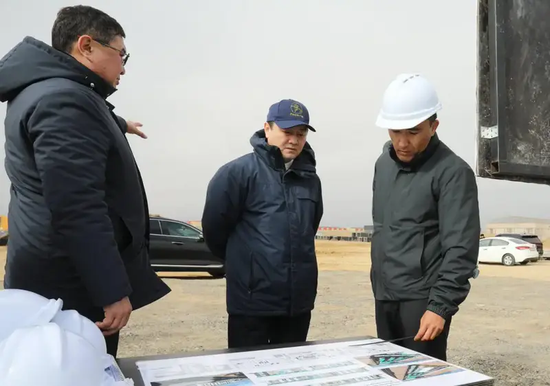 Нурдaулет Килыбай ознакомился со строительством автовокзала в Актау (2)