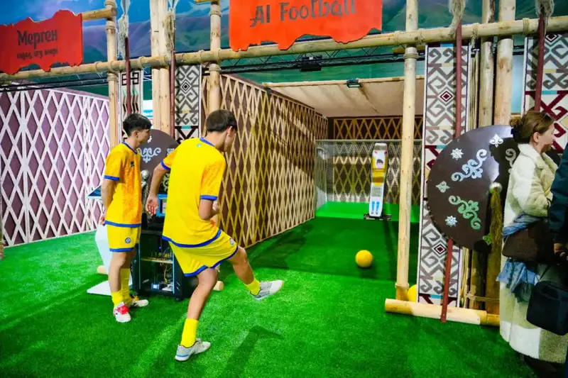 AI Sport и робот-вратарь: как технологии оживили Наурыз в столице (9)