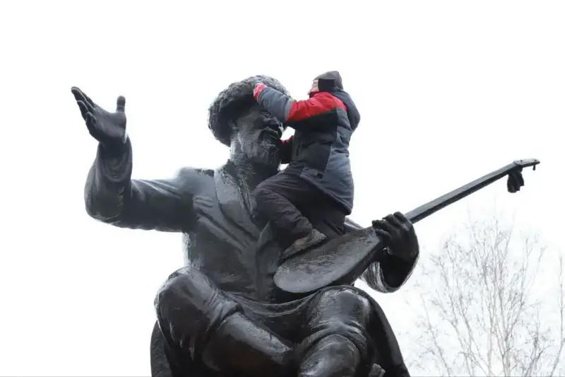 В Усть-Каменогорске прошёл субботник в парке имени Жамбыла Жабаева (3)