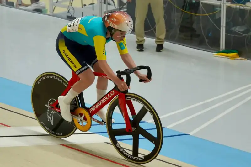 Казахстанские юниорки завоевали вторую золотую медаль чемпионата Азии по велотреку (2)