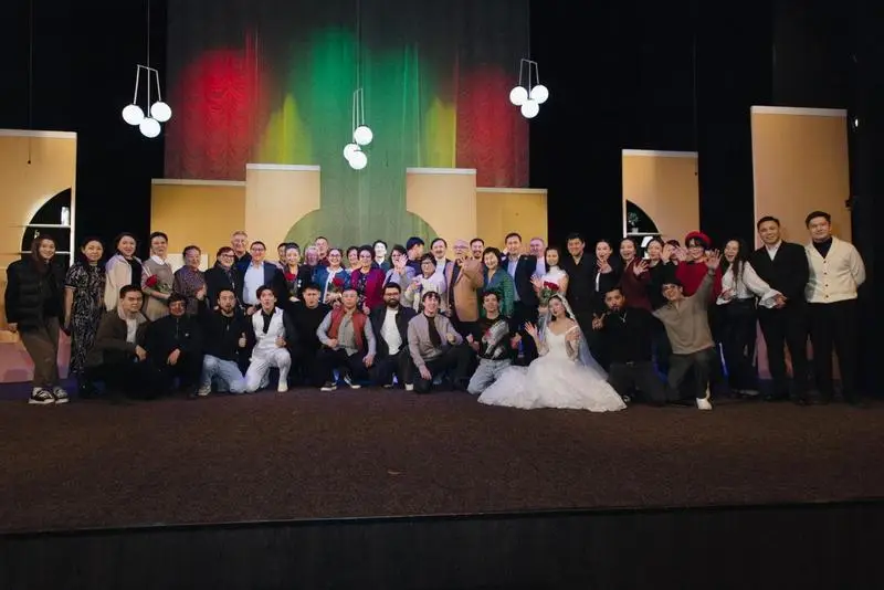 Любовь без границ: в Караганде состоялась премьера спектакля «Махаббат мекені» по французской пьесе (6)