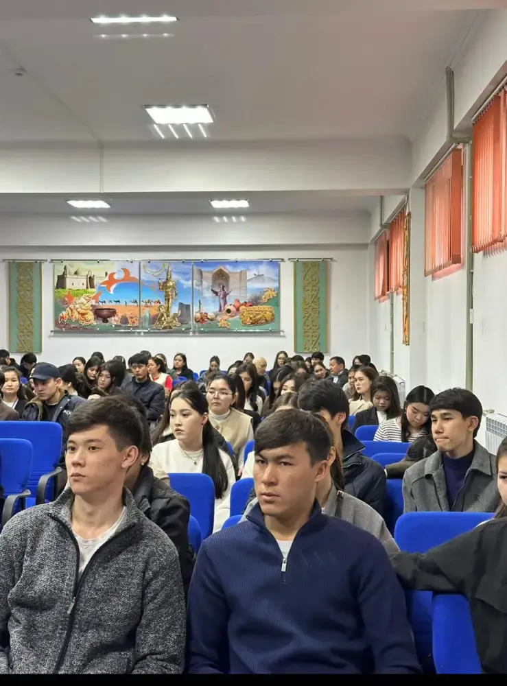 Молодёжь поддерживает экологию: в Шымкенте продолжается акция «Таза Қазақстан» (8)