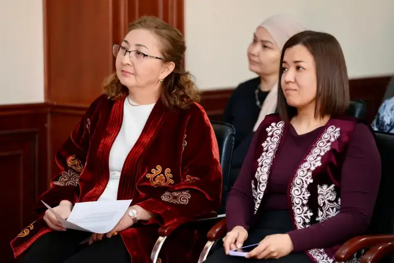 Профессор поделилась знаниями о традициях Наурыза с сотрудниками Минэнерго (2)