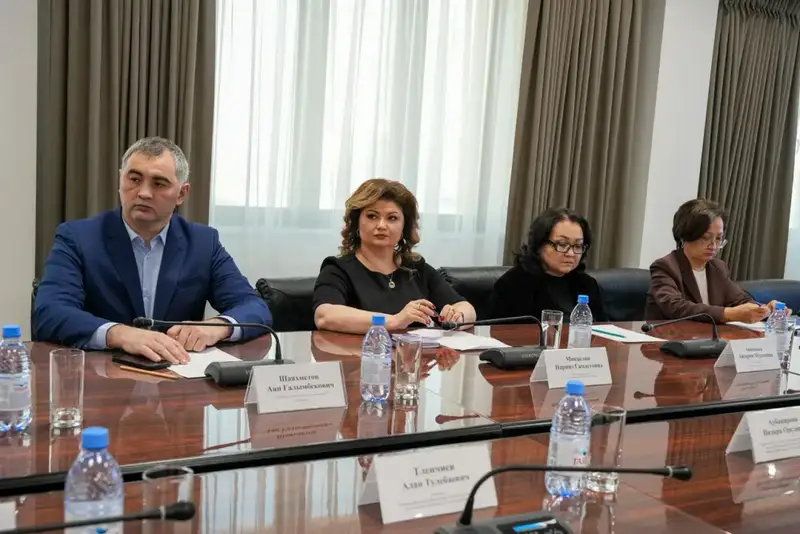 В Министерстве юстиции Республики Казахстан состоялось заседание Общественного совета (3)