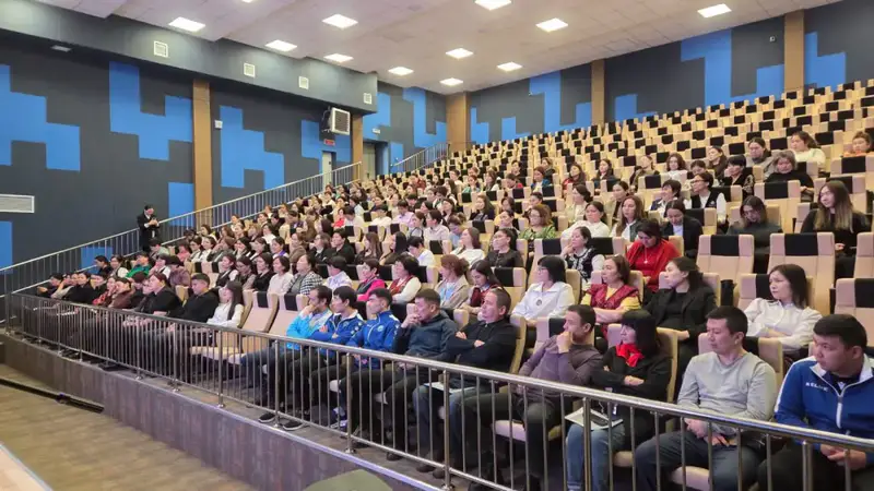 «Закон и порядок»: как не попасть в ловушки мошенников, рассказали столичным педагогам (3)