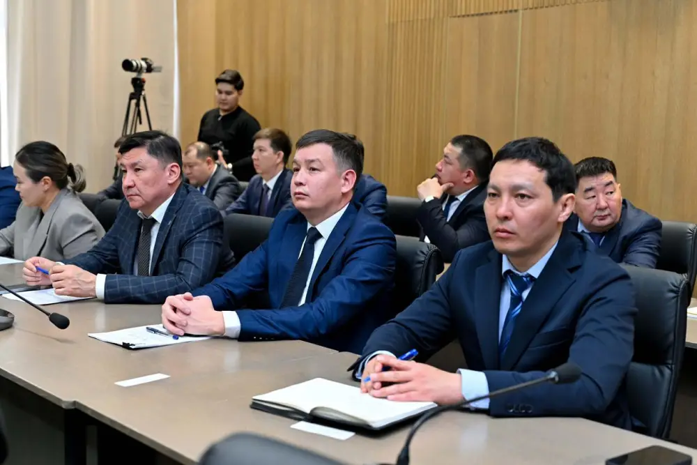 В области Абай обсудили меры по предотвращению паводков (5)