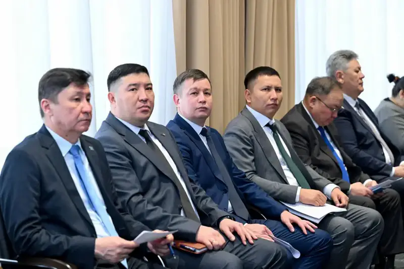 В области Абай обсудили вопросы развития искусственного интеллекта (9)