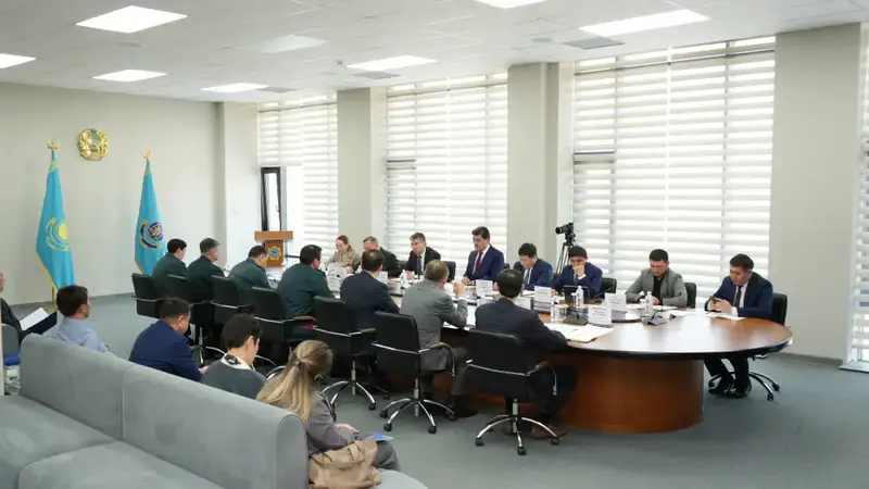 В МЧС Казахстана обсудили меры по повышению безопасности эксплуатации газовых баллонов (5)