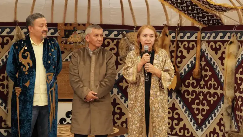 От орнамента к тренду: в столице показали современные образцы казахской одежды (5)