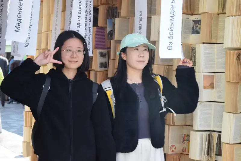 В Алматы прошёл масштабный двухдневный книжный фестиваль KitapFest-2026 (2)