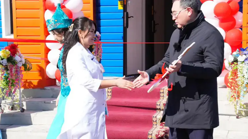 В Алматинской области открыли две врачебные амбулатории и вручили ключи от 132 новых квартир (5)