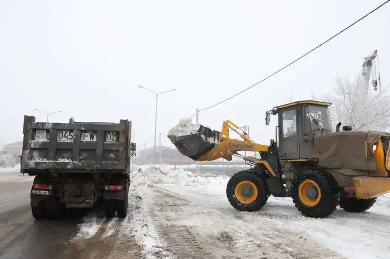 В Акмолинской области усилены противопаводковые меры: вывоз снега ведётся круглосуточно (2)