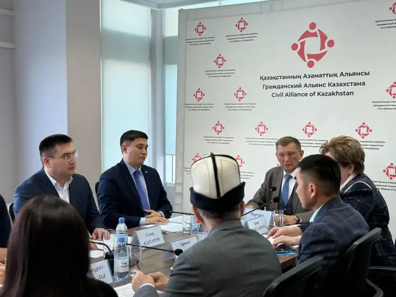 В День культуры и национальных традиций в Астане обсудили духовные ценности общества (3)