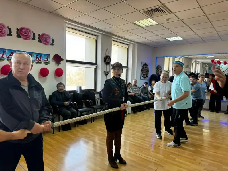 В Астане пенсионеры соревновались в перетягивании каната (10)