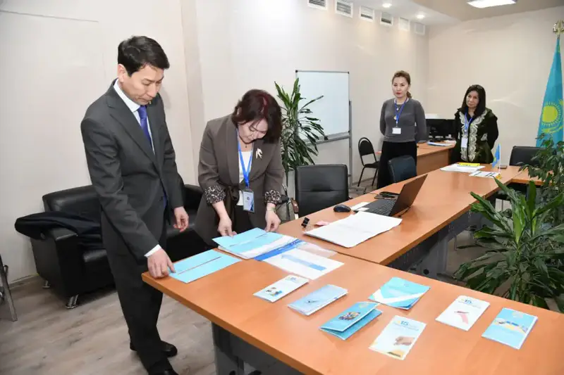 Член Центральной комиссии референдума Республики Казахстан Азамат Мақсотұлы Айманакумов прибыл в Атырау с рабочим визитом (6)