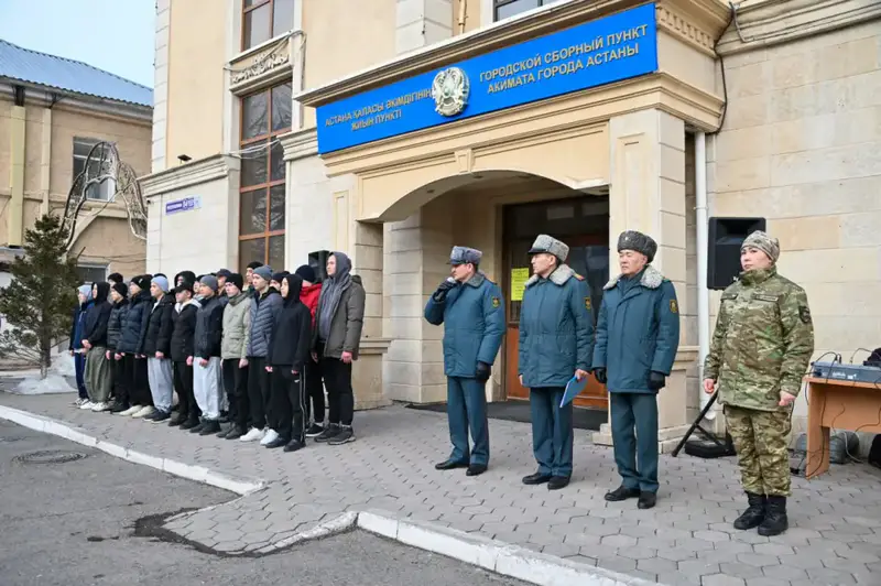 Весенний призыв: в Астане и в регионах проводили первых новобранцев на срочную воинскую службу (5)