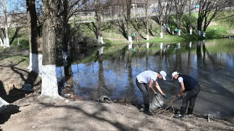 Президентская инициатива «Таза Қазақстан»: Олжас Бектенов принял участие в акции «Мөлдір бұлақ» в Туркестанской области (6)