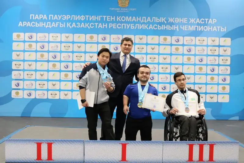 Спортсмены Астаны завоевали несколько медалей на чемпионате страны по пара пауэрлифтингу (5)