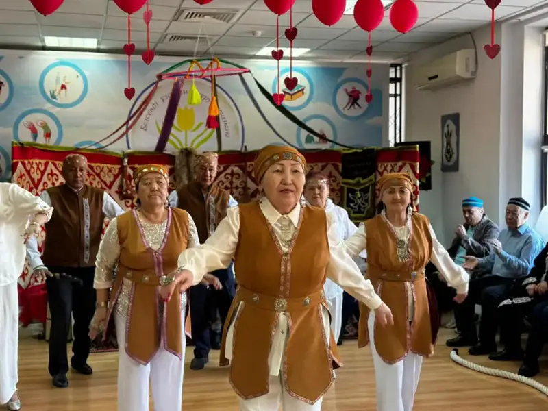 В Астане пенсионеры соревновались в перетягивании каната (4)