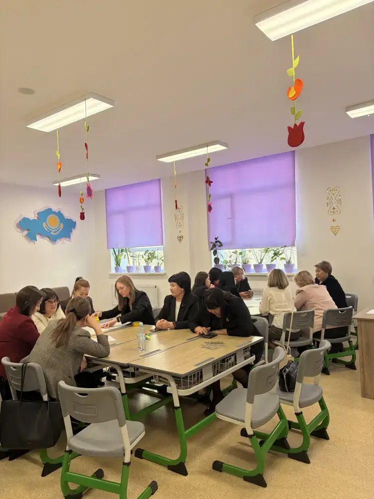 В Астане проходит семинар-совещание по вопросам психолого-педагогической поддержки детей с особыми образовательными потребностями (4)
