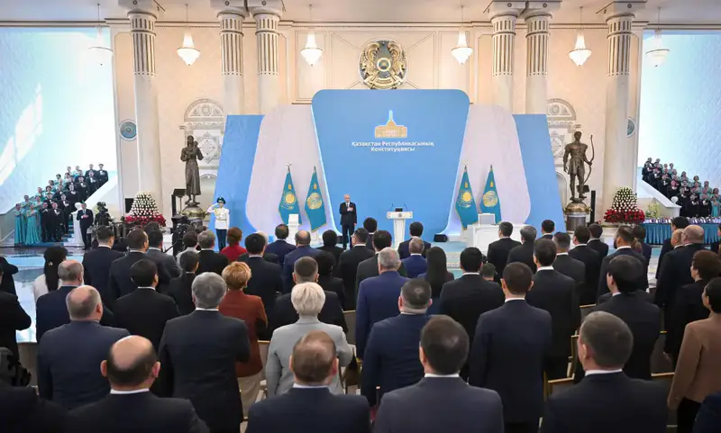 Президент Касым-Жомарт Токаев принял участие в торжественном мероприятии, посвященном принятию Конституции (2)