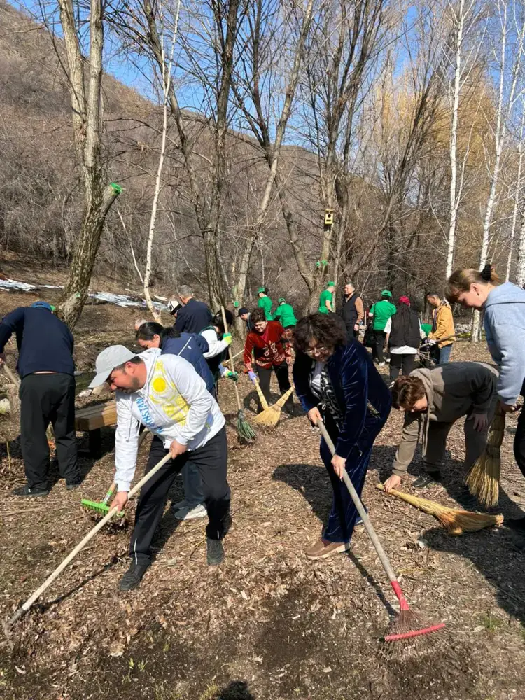 В Алматинской области 1500 человек приняли участие в акции «Мөлдір бұлақ» (3)