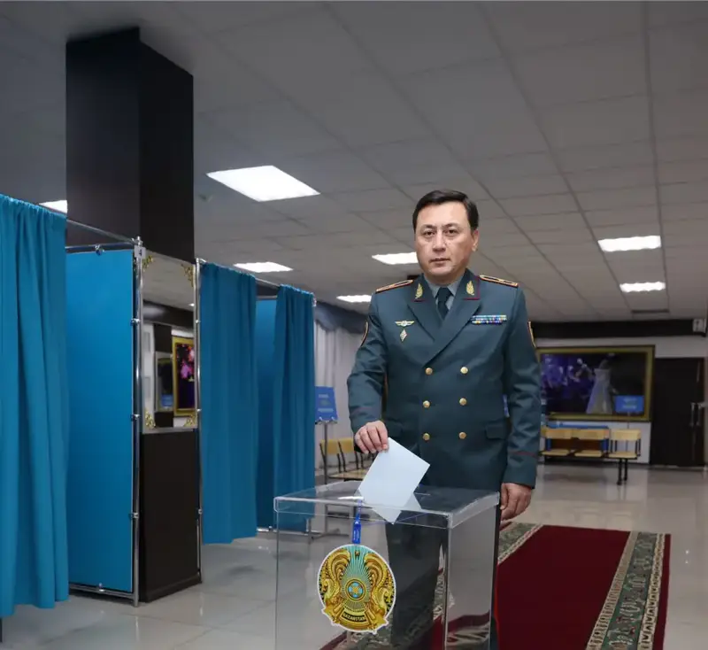 Впервые проголосовал в свой день рождения: для солдата Национальной гвардии день референдума стал особенным (5)