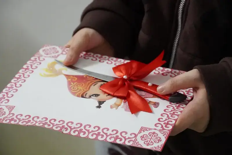 В Астане для детей с особыми потребностями провели обряд тұсаукесер (3)