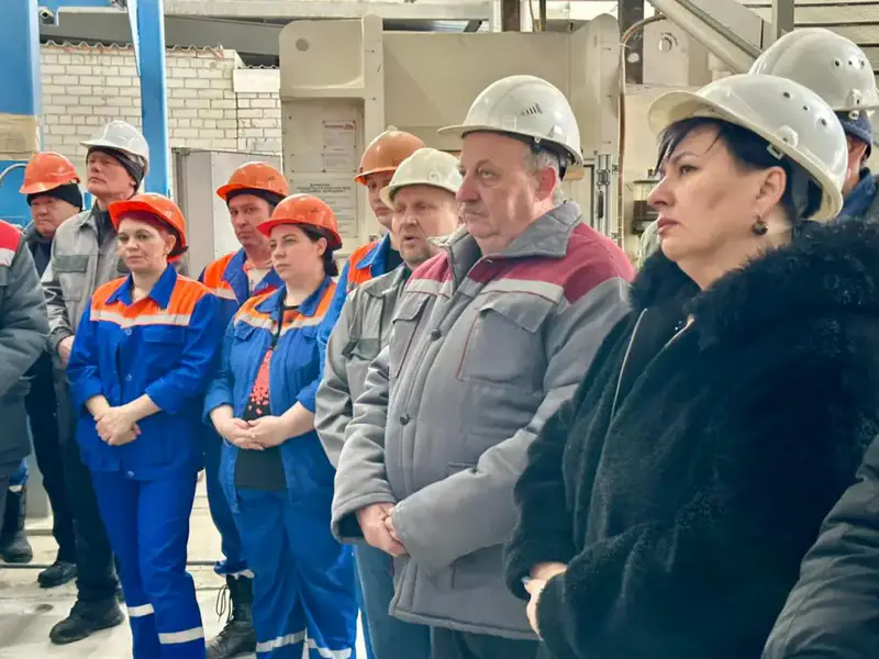 В ОБЛАСТИ АБАЙ РЕГИОНАЛЬНАЯ КОАЛИЦИЯ ПРОВЕЛА ВСТРЕЧУ С ТРУДОВЫМ КОЛЛЕКТИВОМ ПРЕДПРИЯТИЯ «СИЛИКАТ» (2)