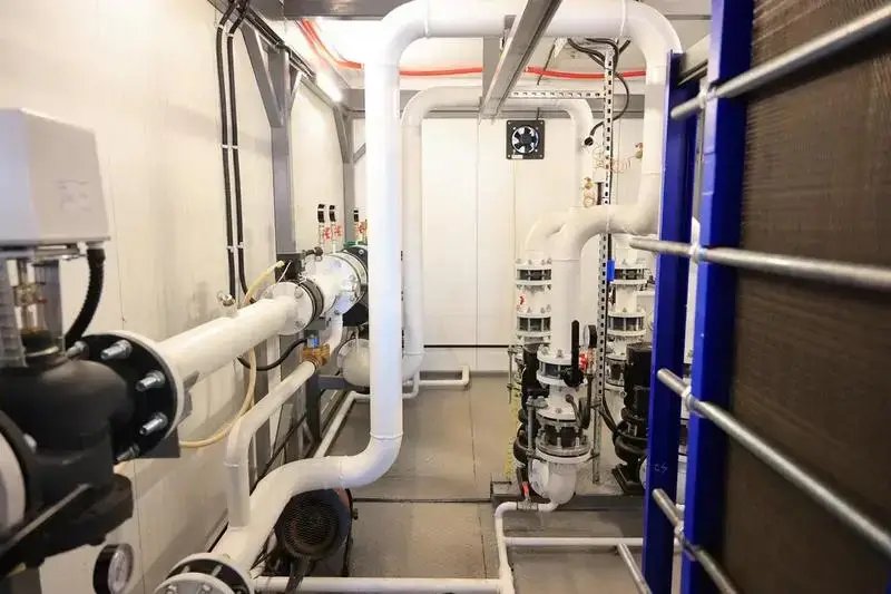 На стадионе «Шахтёр» в Караганде тестируют систему подогрева поля (3)