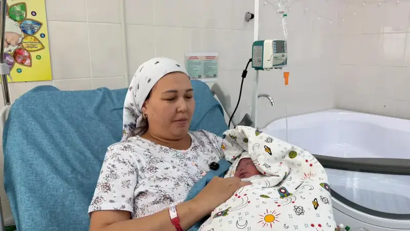 В день республиканского референдума в Казахстане родились 585 детей (2)