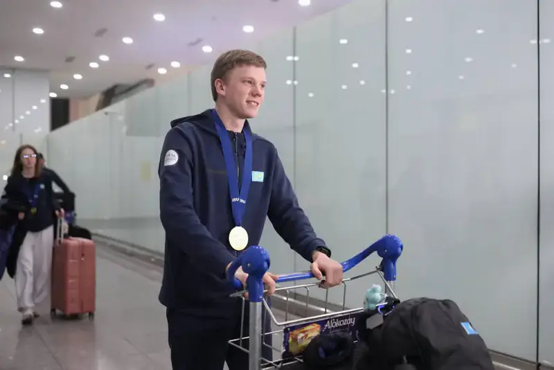 Казахстанская юниорская сборная по конькобежному спорту во главе с Кристиной Шумековой и Вадимом Чебардаковым вернулась домой (3)