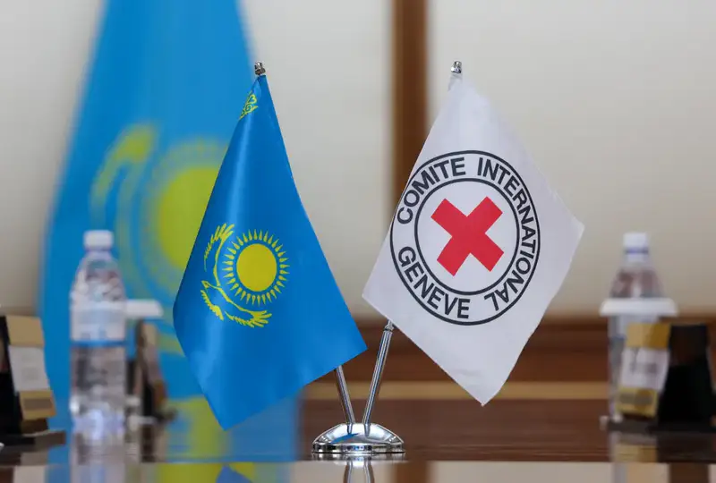 Министр обороны Казахстана обсудил с президентом МККК сотрудничество в сфере международного гуманитарного права (4)