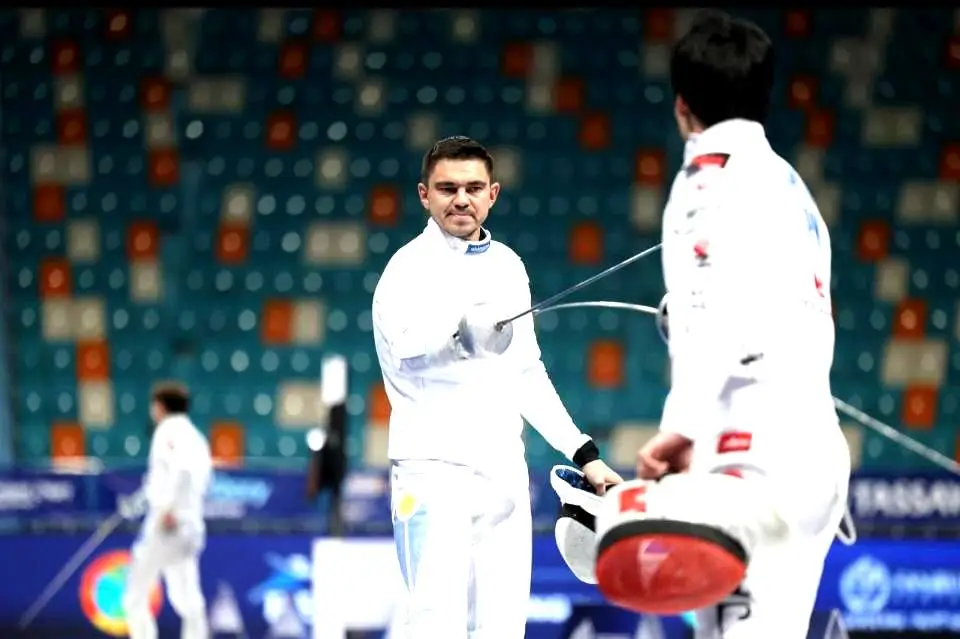 Спортсмен из ВКО стал серебряным призёром Кубка мира по фехтованию на шпаге (4)