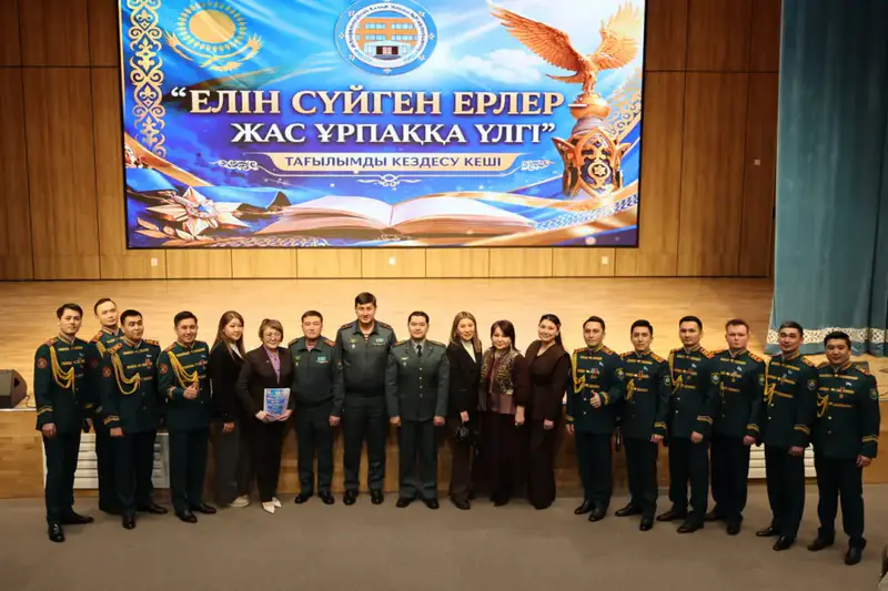 Гвардейцы провели патриотическую встречу со школьниками в Астане (5)