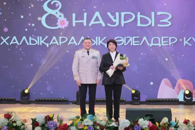 Руководитель хора полиции ВКО удостоена государственной награды (3)