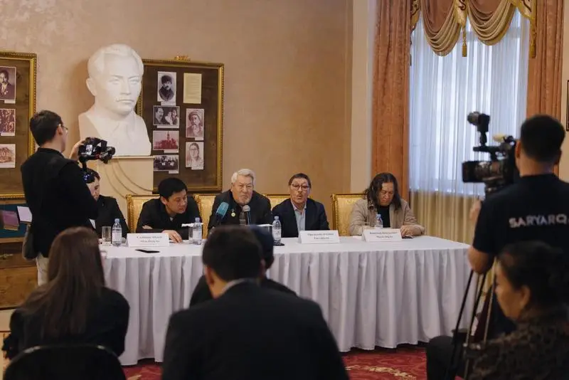 Любовь без границ: в Караганде состоялась премьера спектакля «Махаббат мекені» по французской пьесе (4)