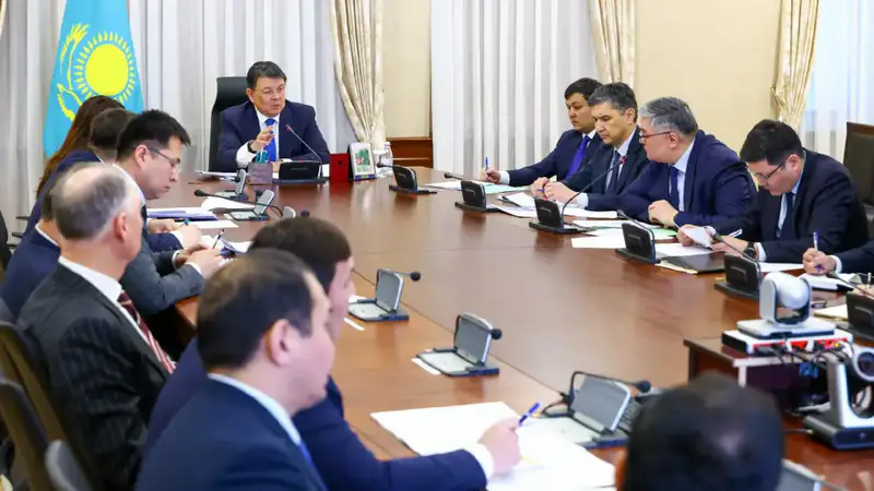 Персональная ответственность за срыв KPI: Канат Бозумбаев проверил ход реализации Нацпроекта МЭКС (5)