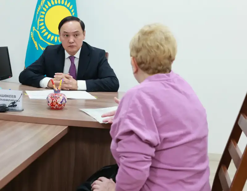 Ербол Карашукеев провел прием граждан (6)