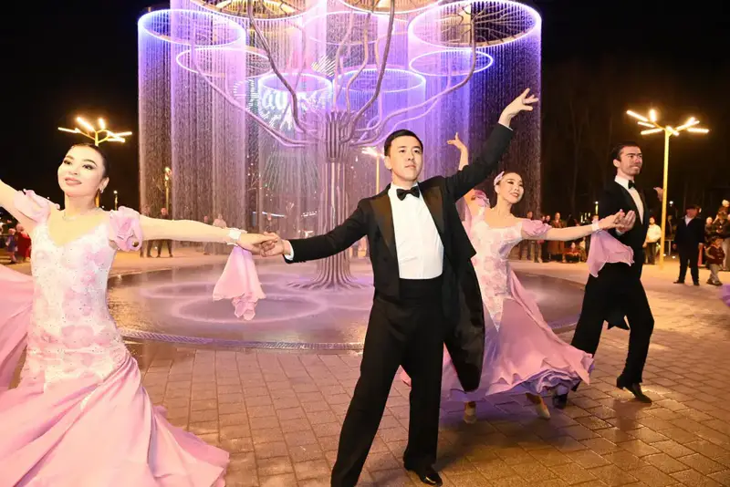 Депутаты Парламента посетили обновленный Президентский парк в Кызылорде (2)