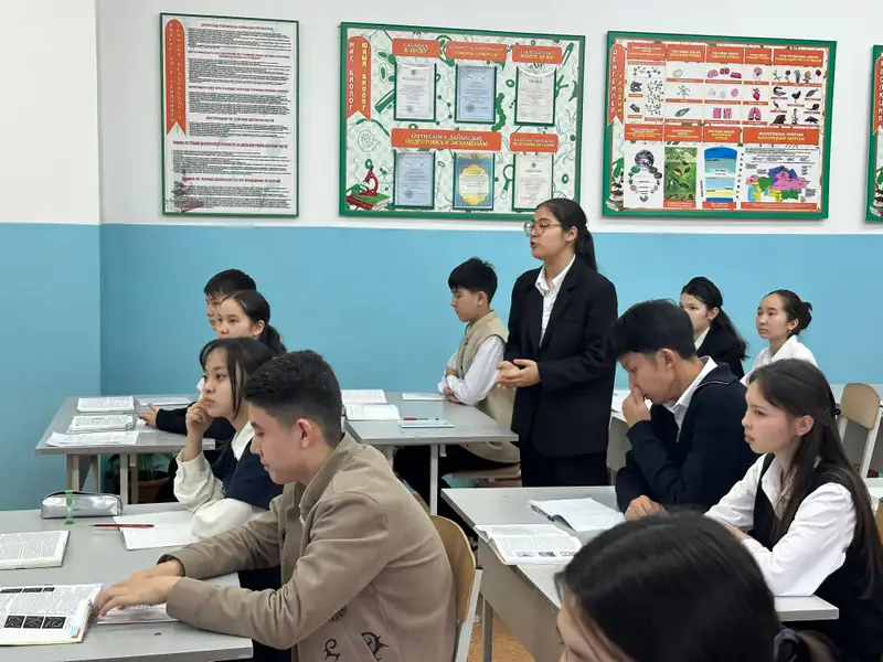 Молодёжь поддерживает экологию: в Шымкенте продолжается акция «Таза Қазақстан» (3)